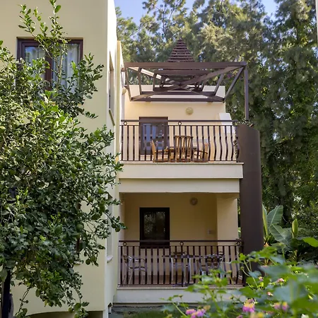 Club Dem & Semesteranläggning (resort)